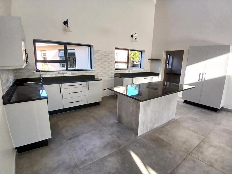 4 Bedroom Property for Sale in Stilbaai Wes Western Cape